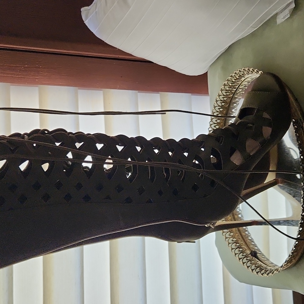 Elegant OLIVE GREEN Lace-Up Women's Boots